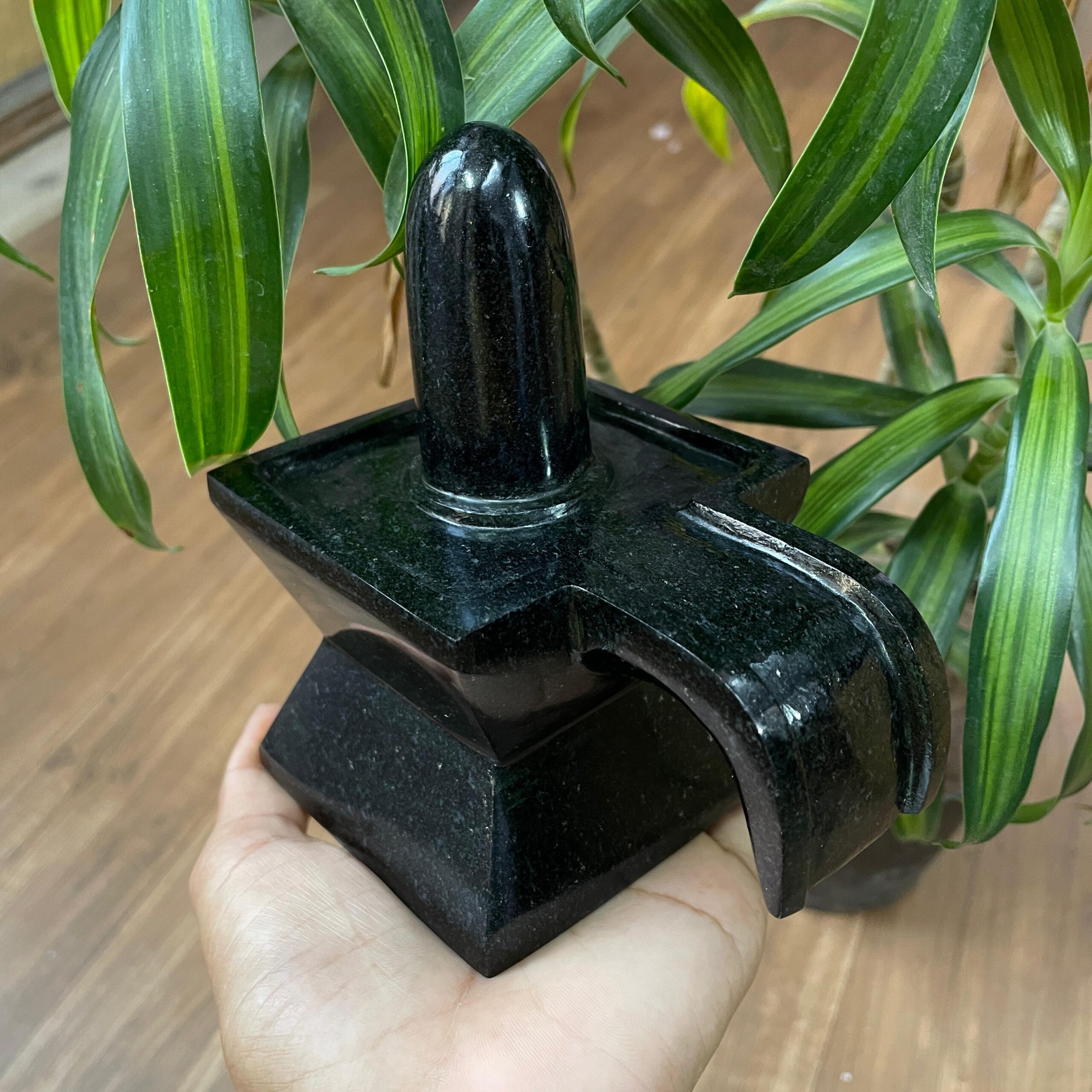 Black Jade Shivling: 5" Stone Lingam for Temple Pooja & Meditation - Image 3