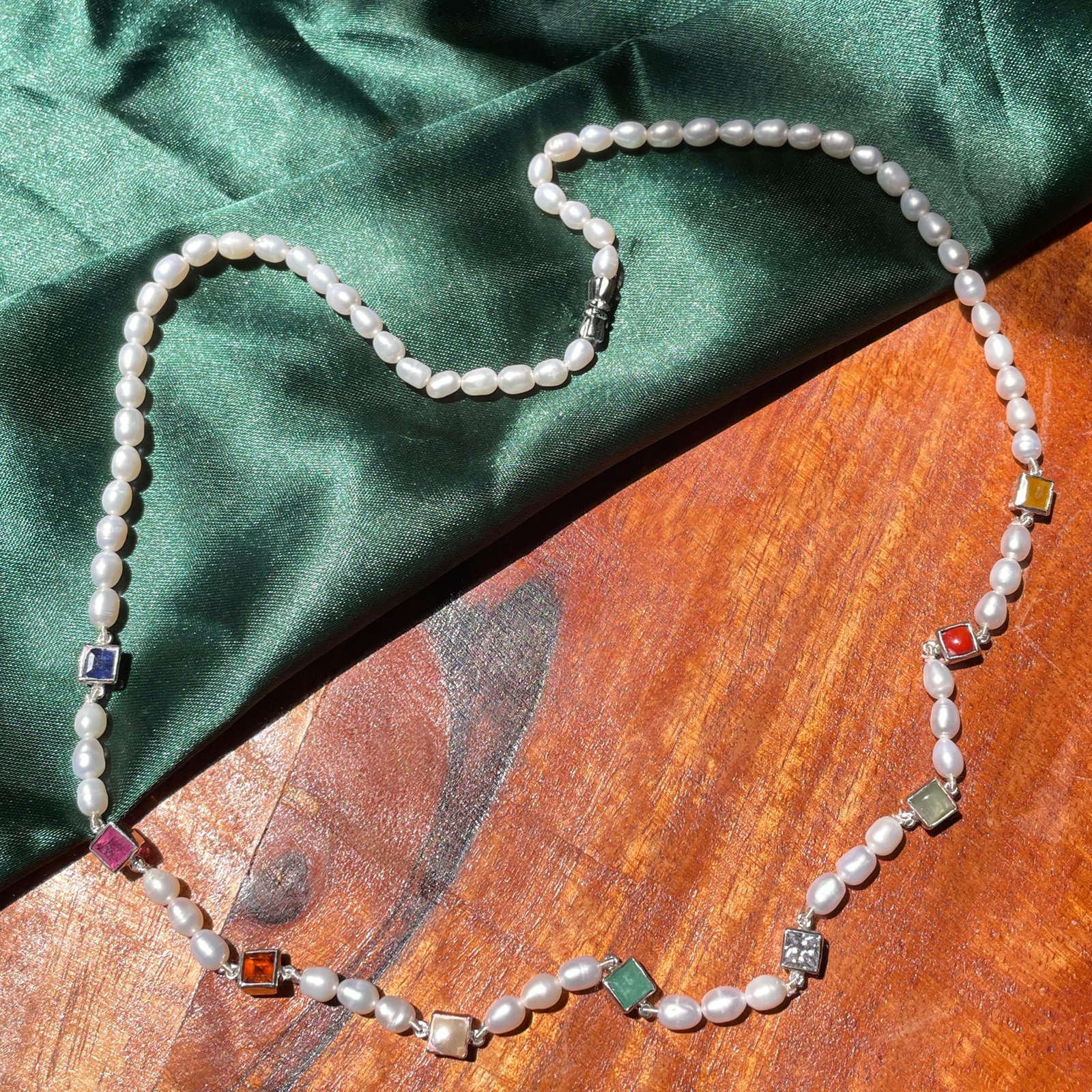 Elegant Pearl Beads Mala Necklace with Navratna Precious Gemstone - Image 3