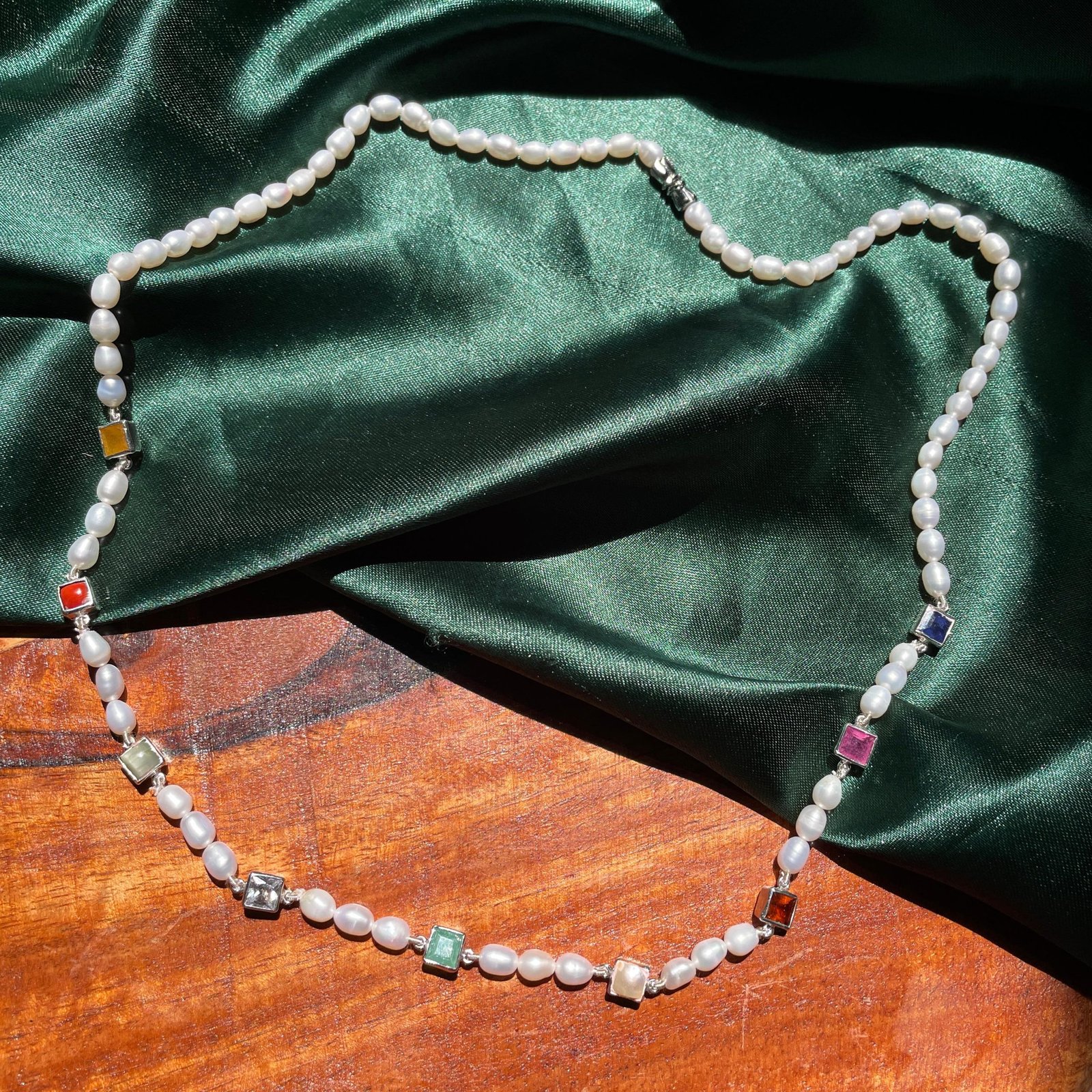 Elegant Pearl Beads Mala Necklace with Navratna Precious Gemstone - Image 5