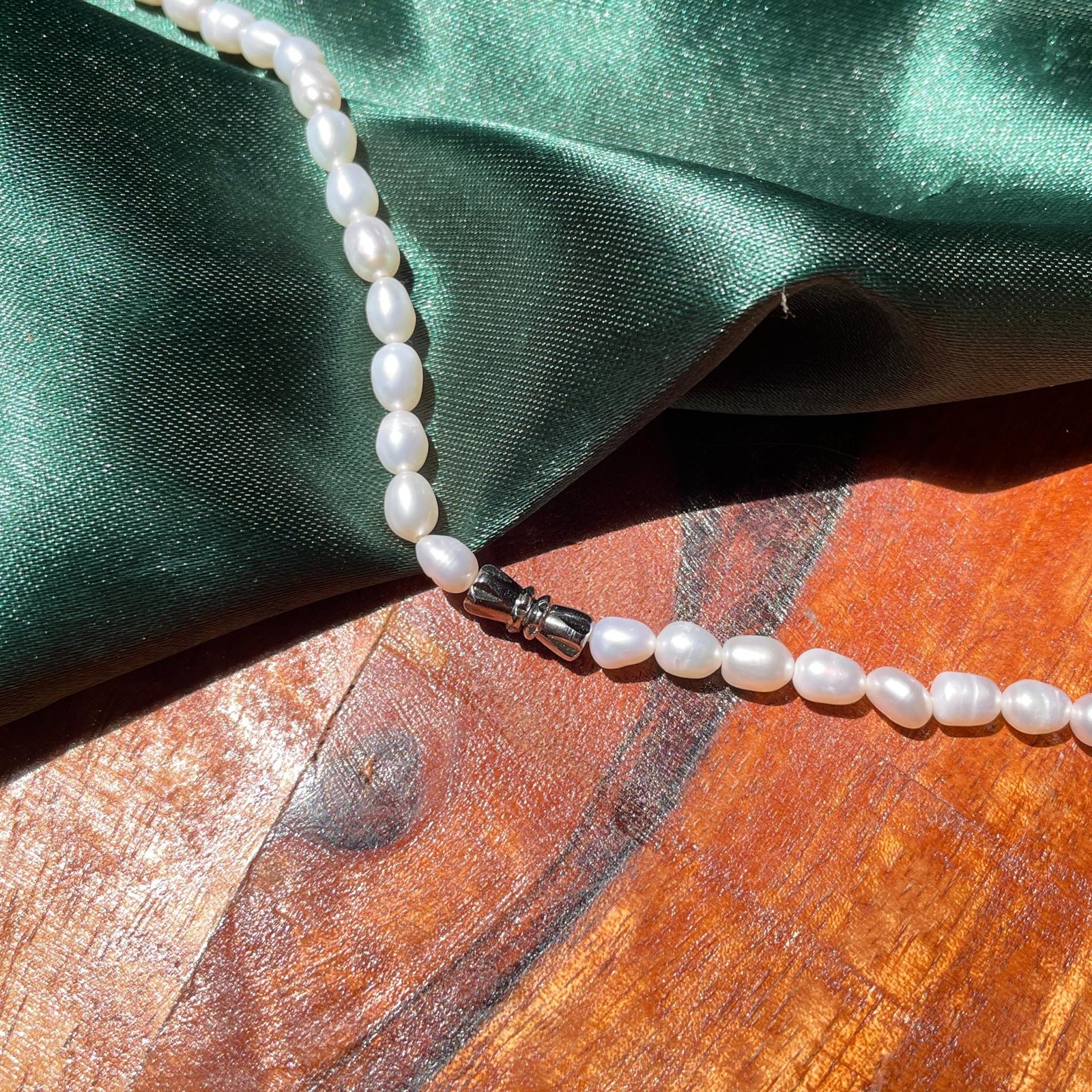 Elegant Pearl Beads Mala Necklace with Navratna Precious Gemstone - Image 7