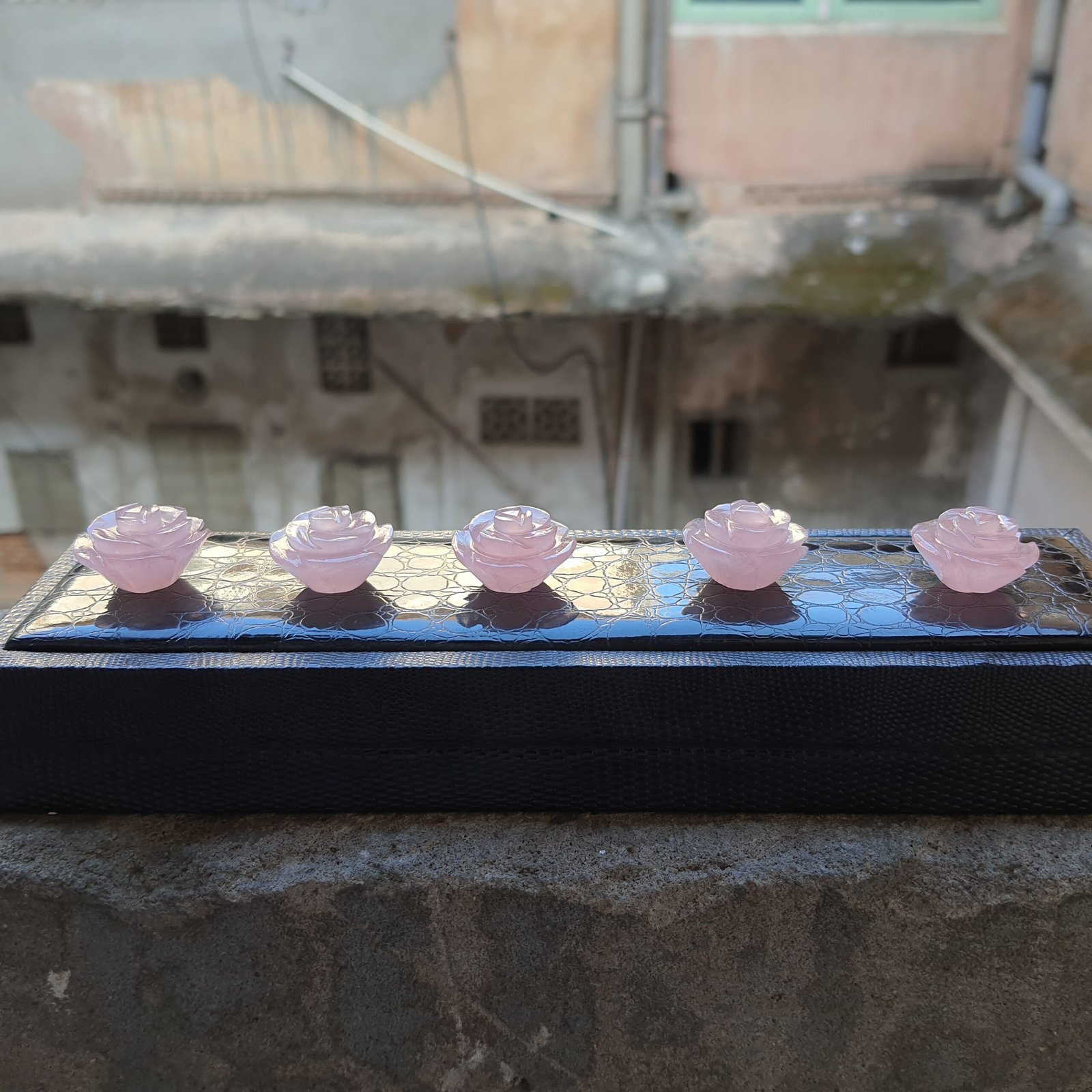 Pink Rose quartz Flowers - Image 4