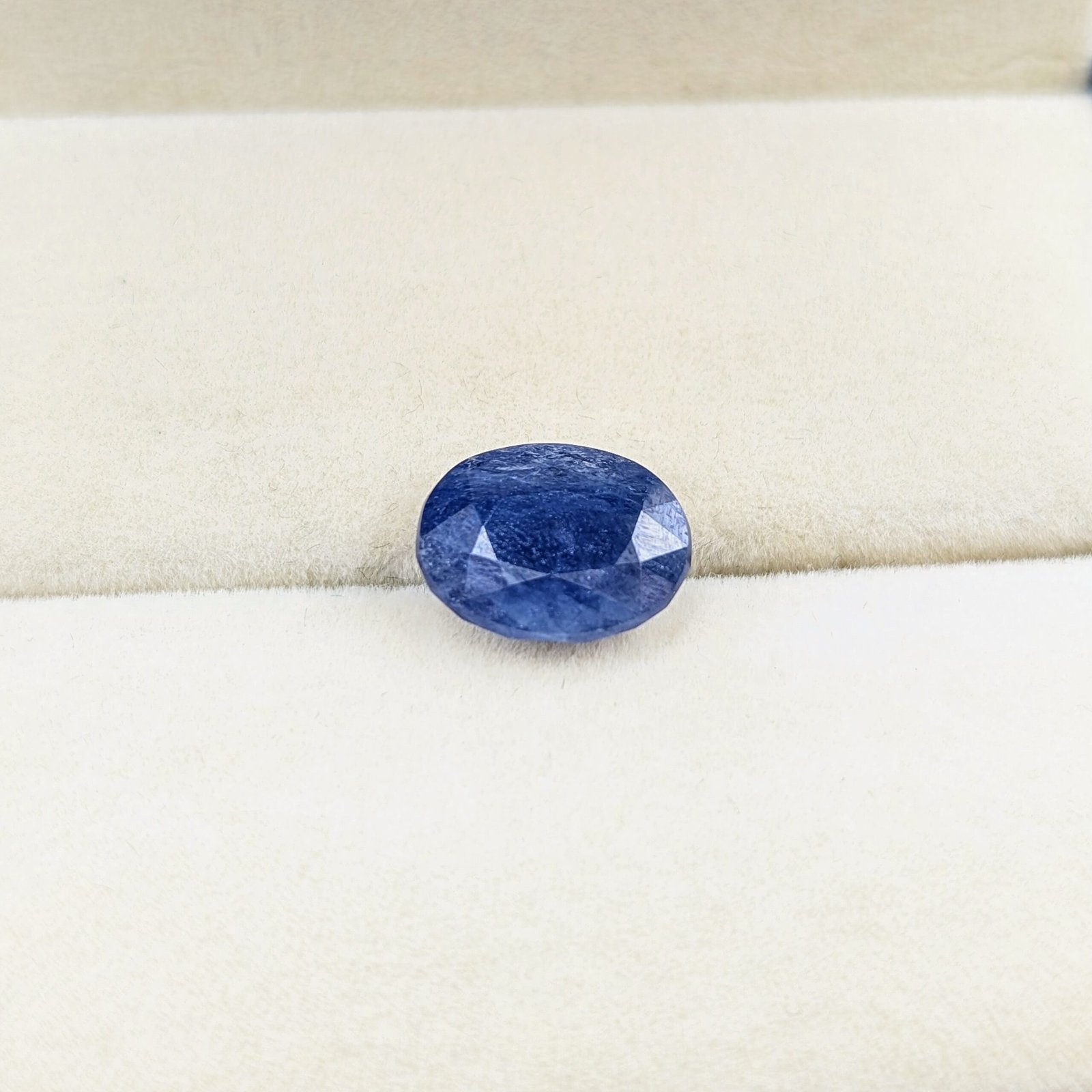 Certified African Blue Sapphire Gemstone (5.95 Carats) - Image 5