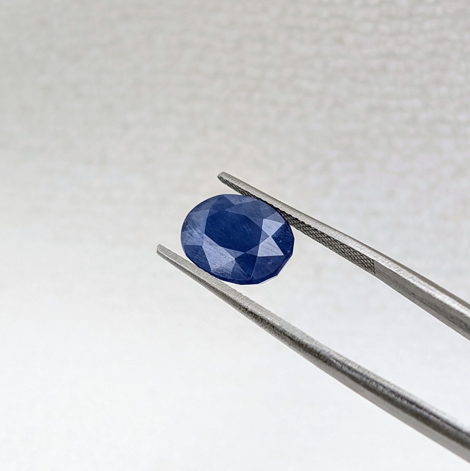 Certified African Blue Sapphire Gemstone (5.95 Carats) - Image 2