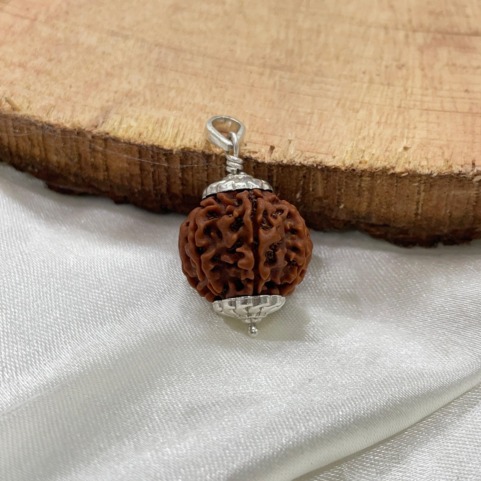 8 Mukhi Rudraksha, 8 Face Nepali Silver cap Rudraksha Pendant Lab Certified - Image 7