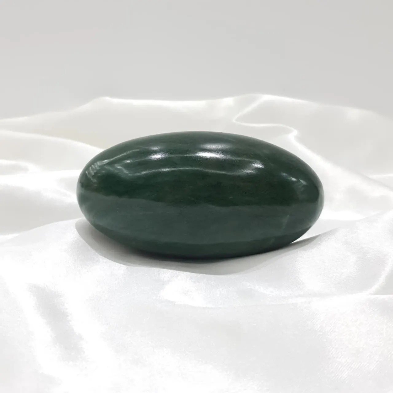 Green Jade Lingam, Markata lingam for Meditation and temple - Image 10