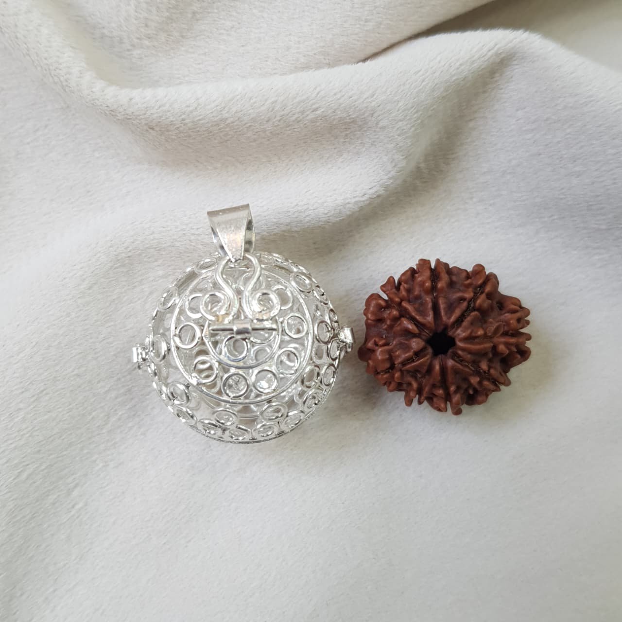 7 Mukhi Rudraksha Pendant in 92.5 Silver Cage (Lab Certified) - Image 2