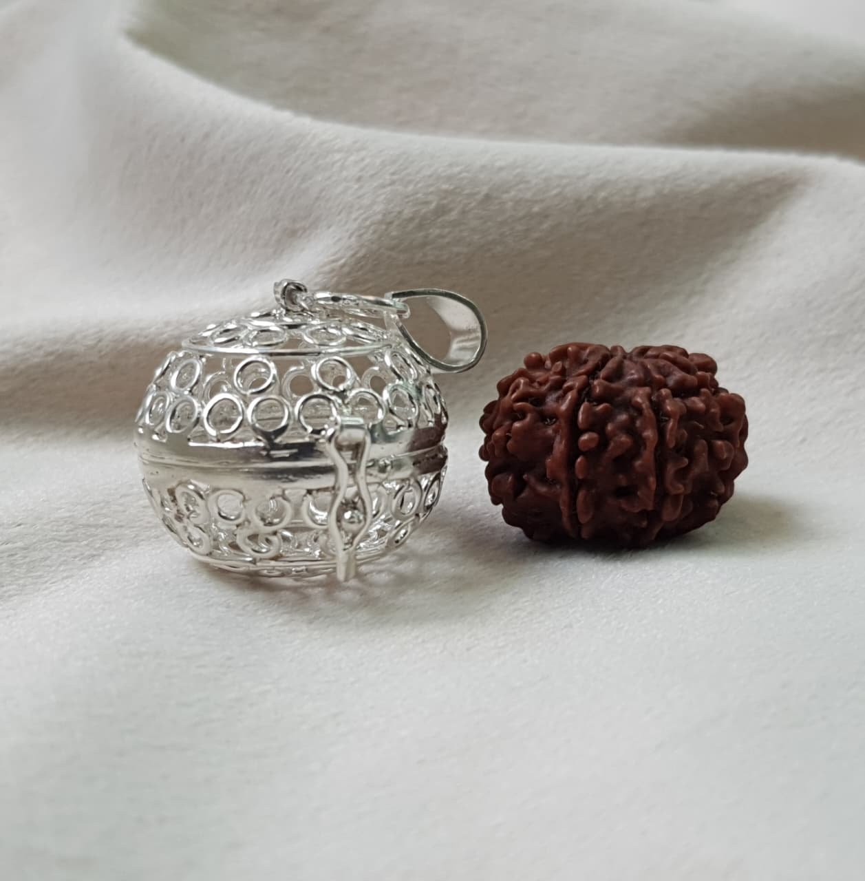 7 Mukhi Rudraksha Pendant in 92.5 Silver Cage (Lab Certified) - Image 3